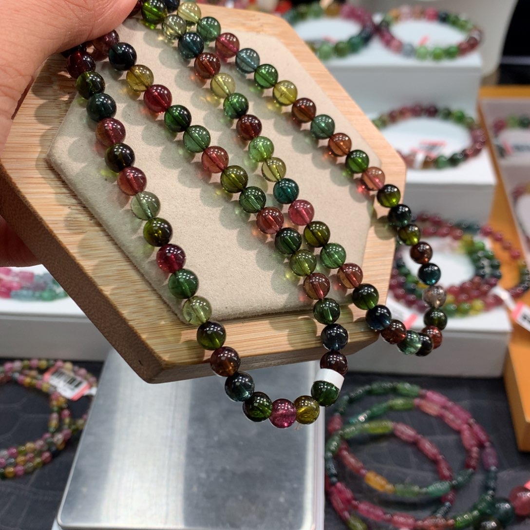 碧玺手链未镶嵌     6.6mm。