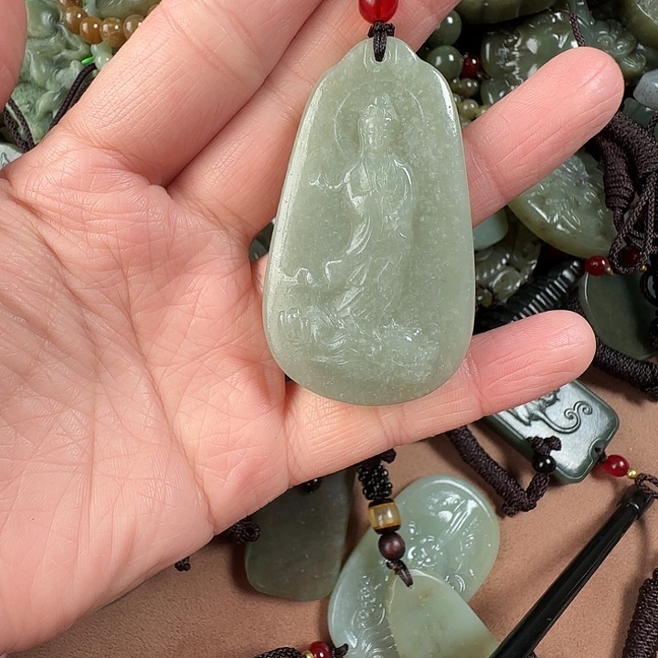 和田玉颈饰未镶嵌