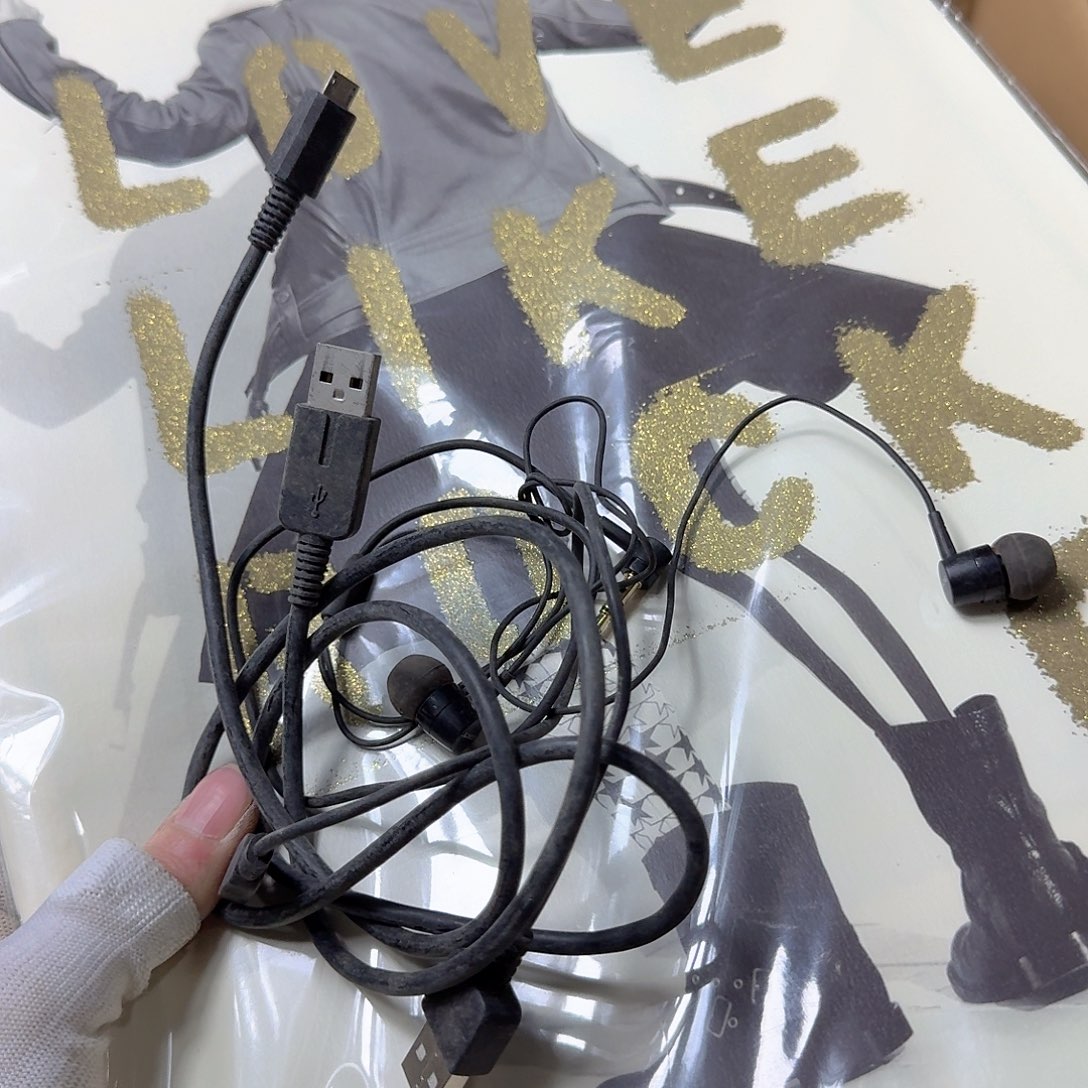 A***茗中古商品，瑕疵品，不保好坏。447