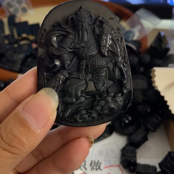 人***家翡翠未镶嵌颈饰墨翠