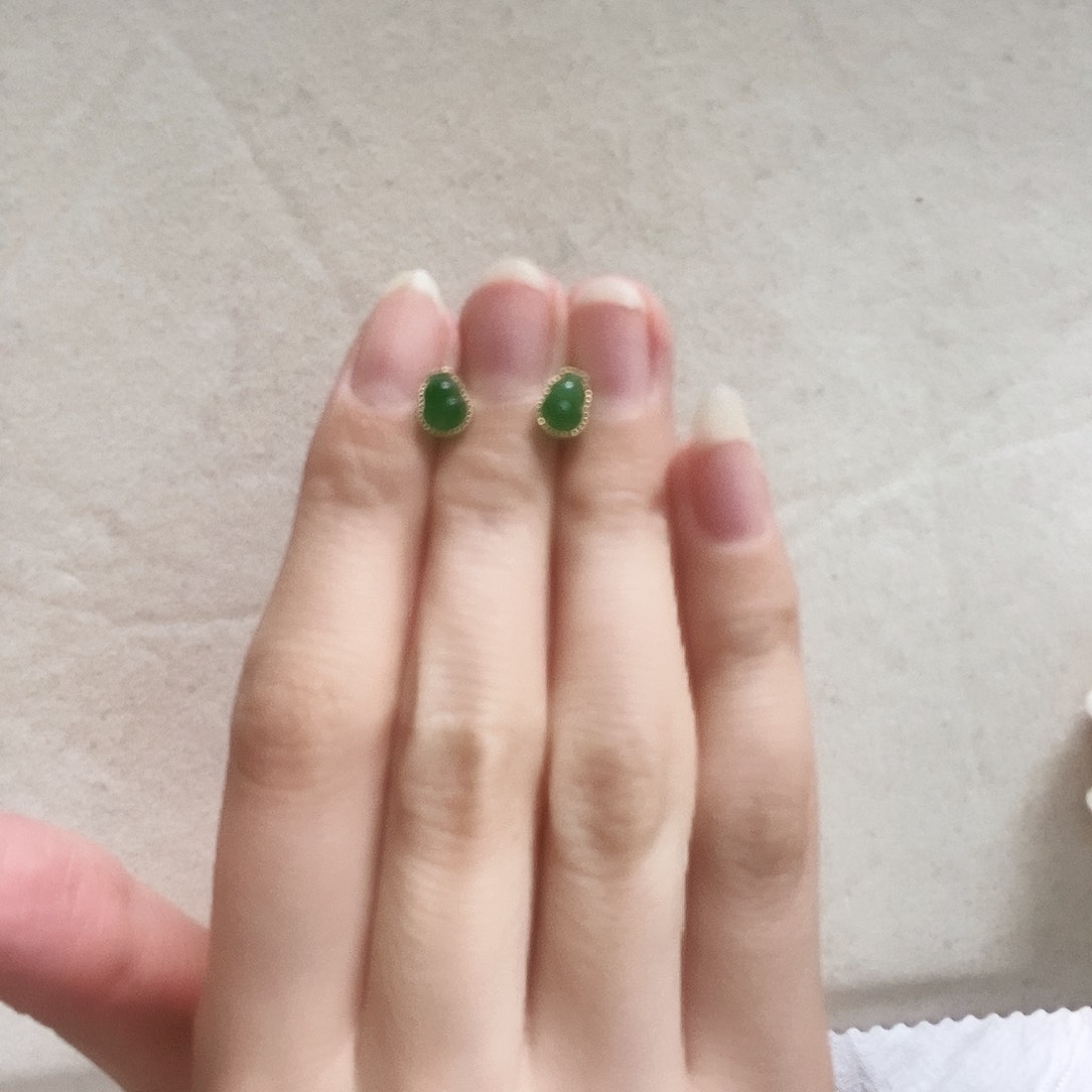 翡翠耳饰18K金镶嵌简单