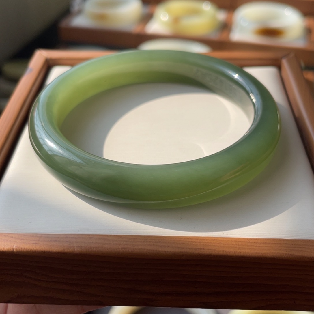 未镶嵌手镯和田玉?*7