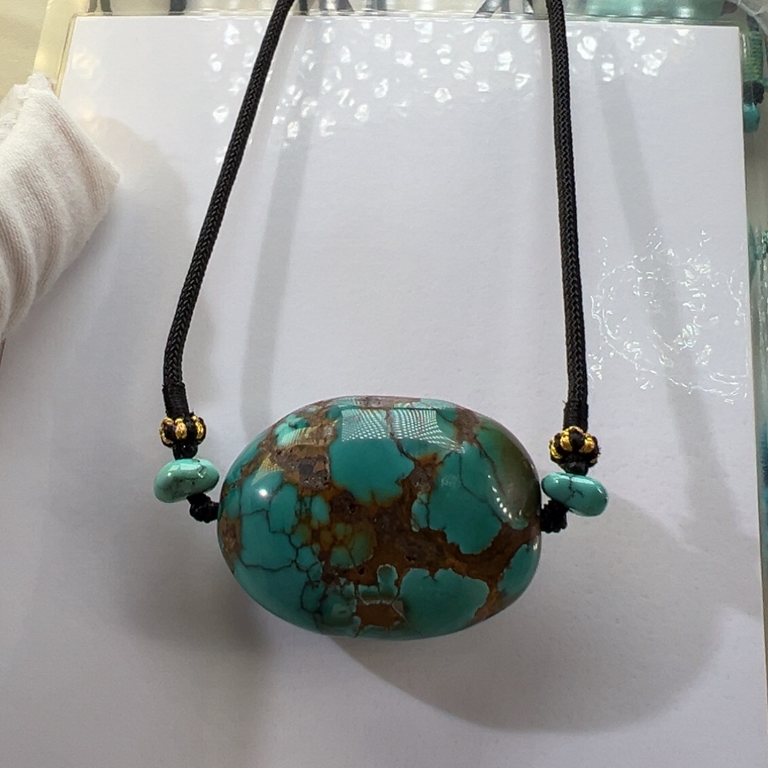 绿松石未镶嵌挂件