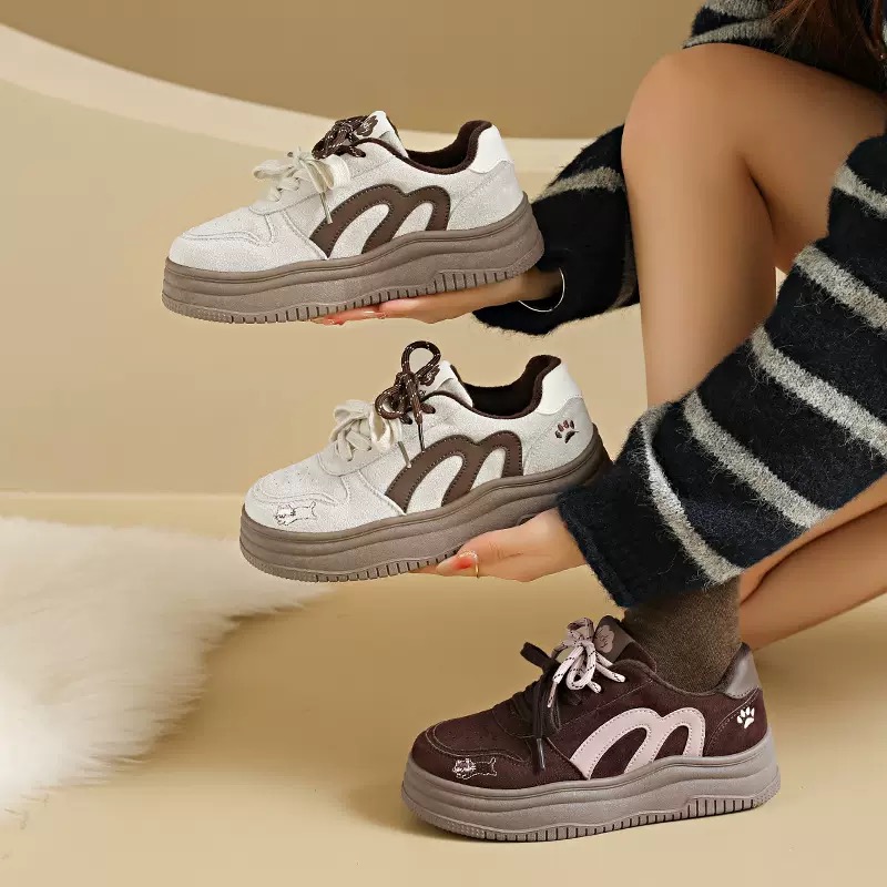 2025小白鞋女冬季新款薄绒ins女学生休闲运动百搭板鞋街拍