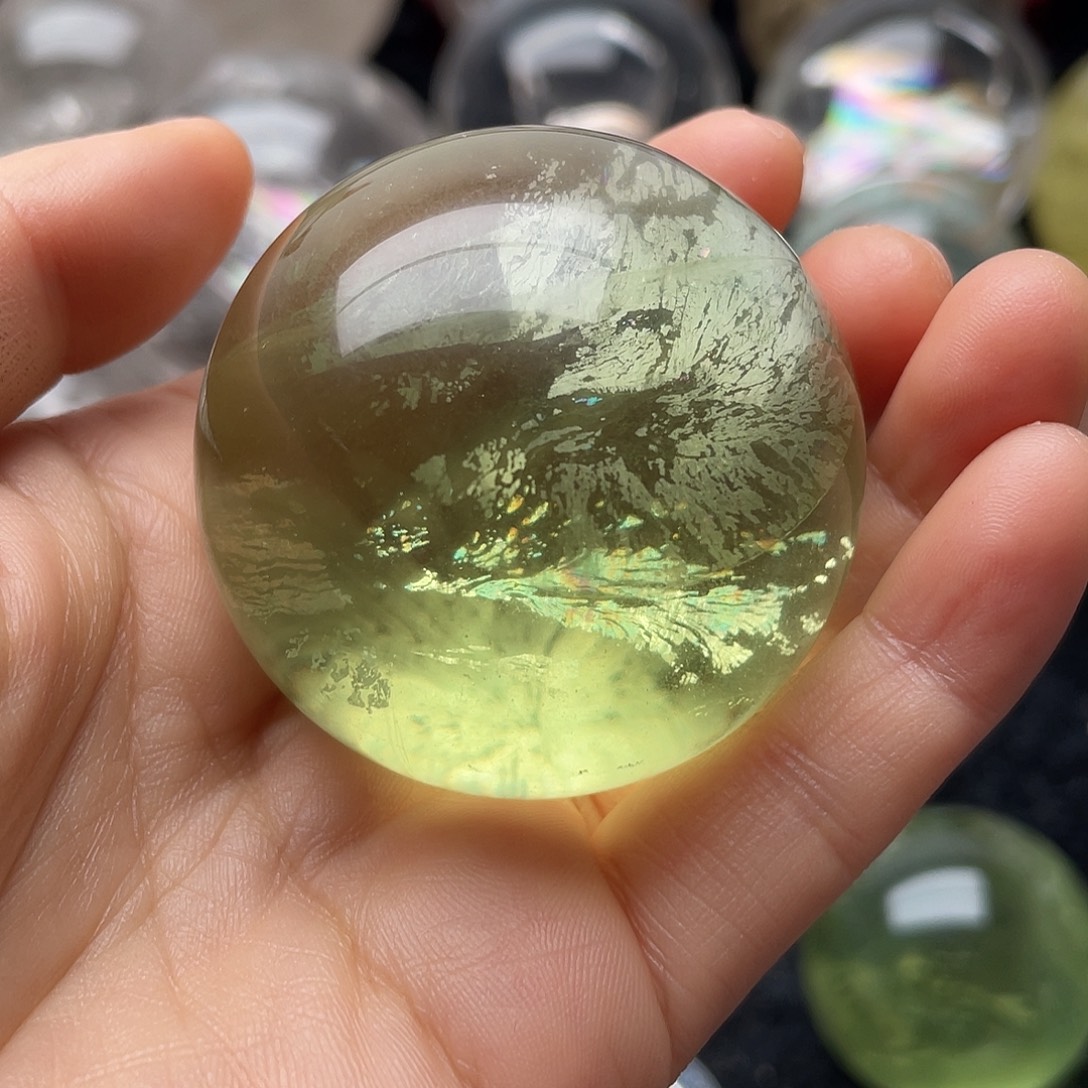 锦****水晶未镶嵌珠宝半成品