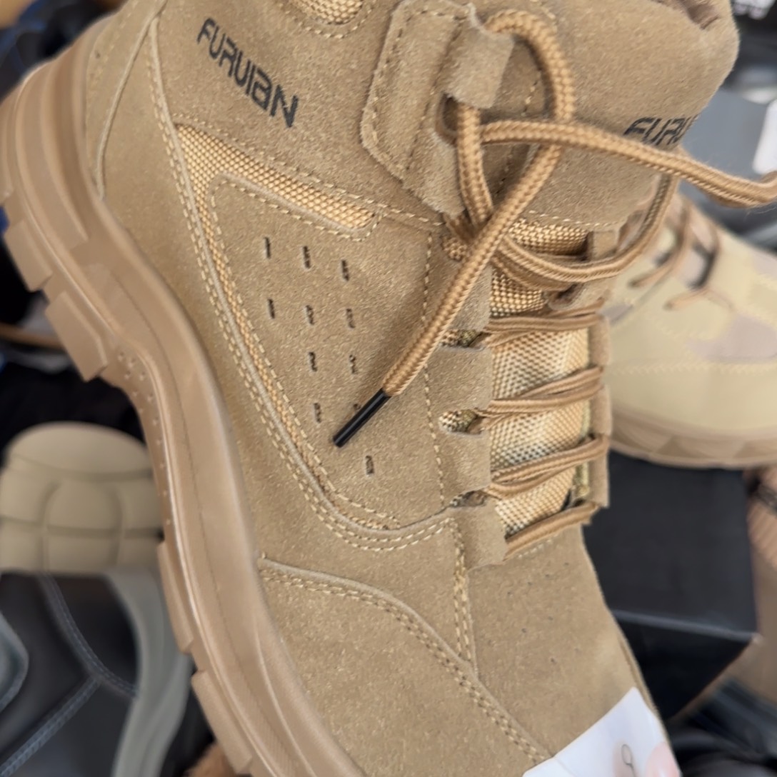 43码高帮卡其马丁靴高货