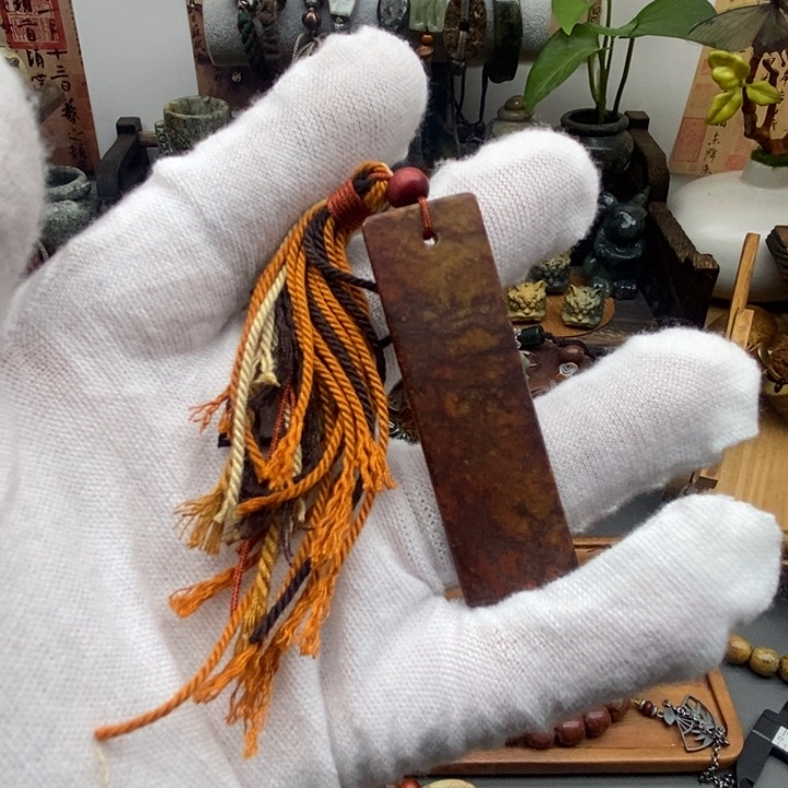 未镶嵌岫岩河磨玉（透闪石质玉）挂件