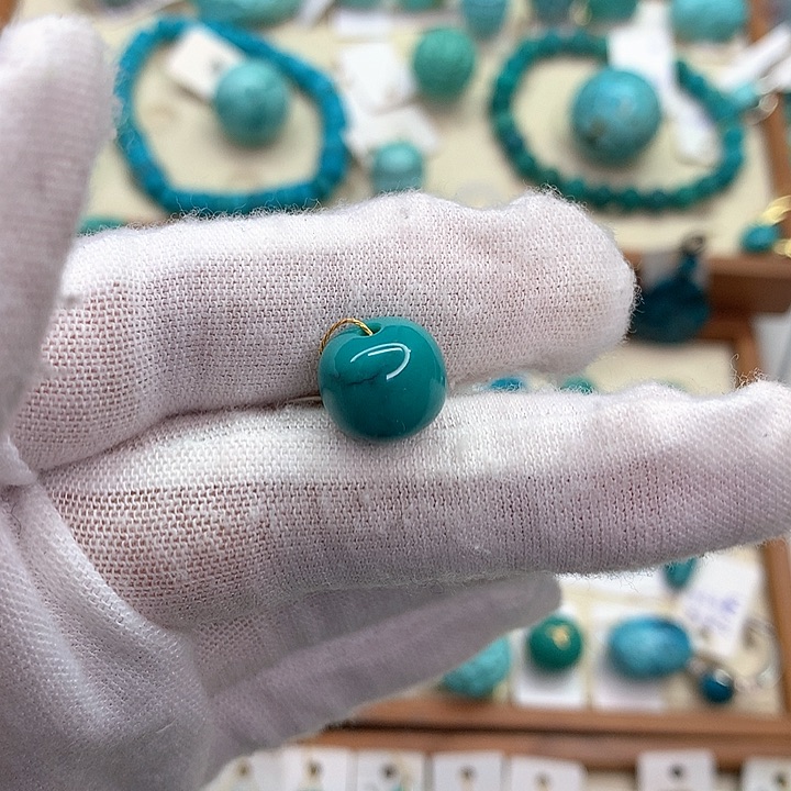 绿松石挂件未镶嵌张*胆