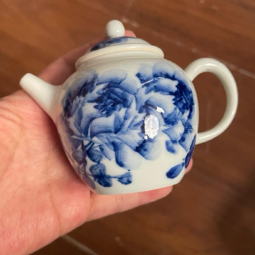 阅贤斋柴窑牡丹宫灯壶微瑕