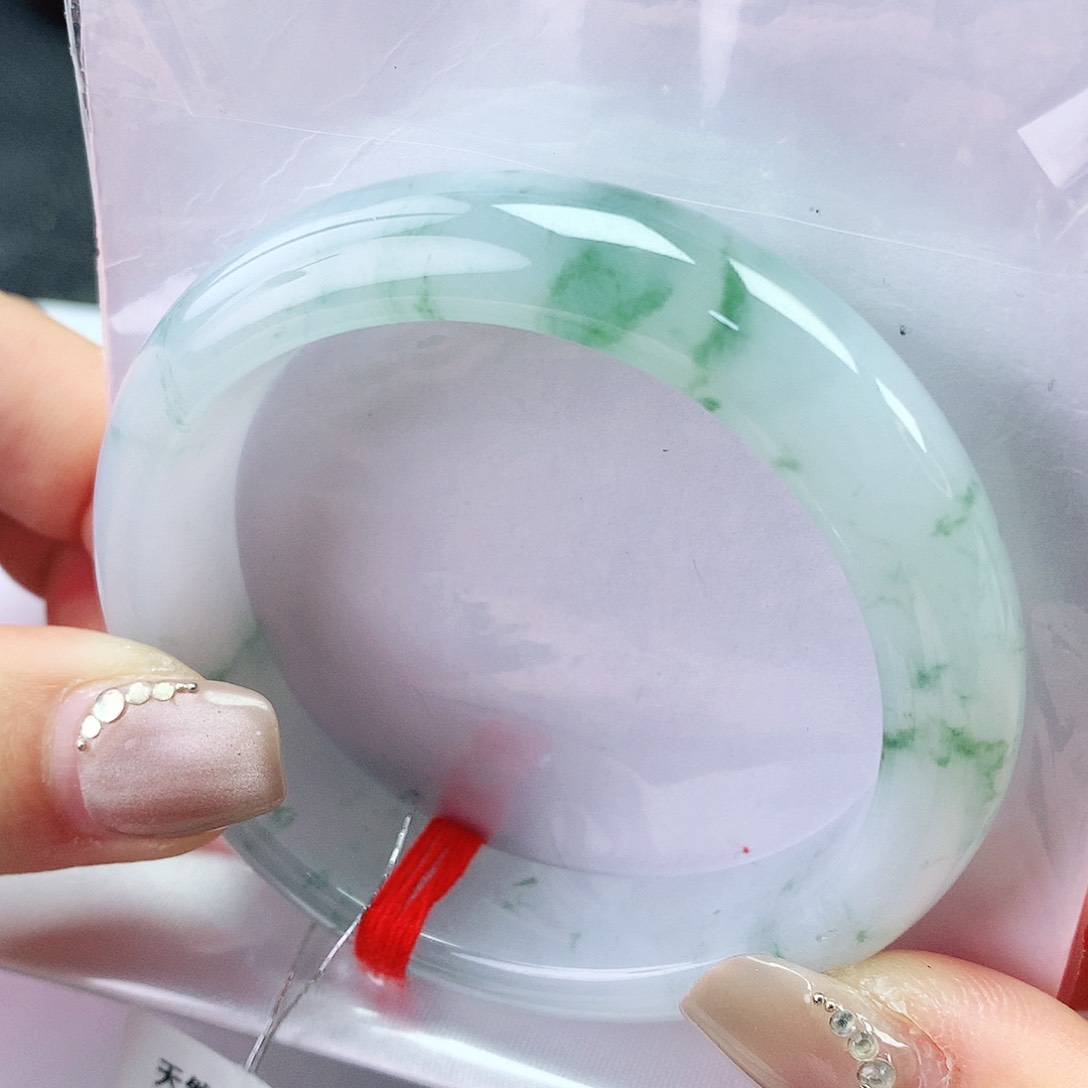 翡翠未镶嵌手镯55贵