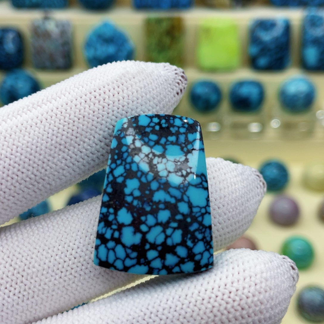 未镶嵌绿松石颈饰