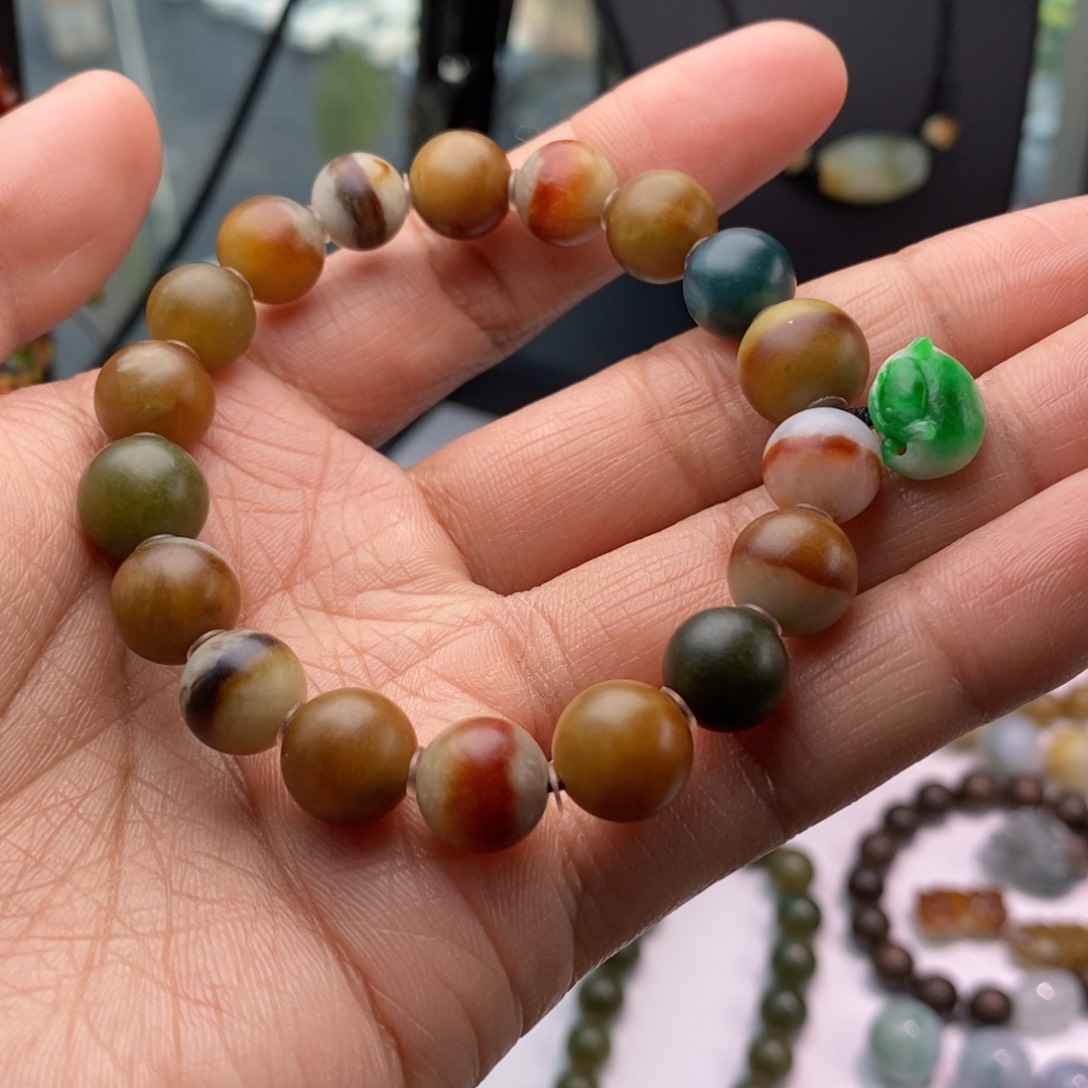 翡翠手链未镶嵌珠子