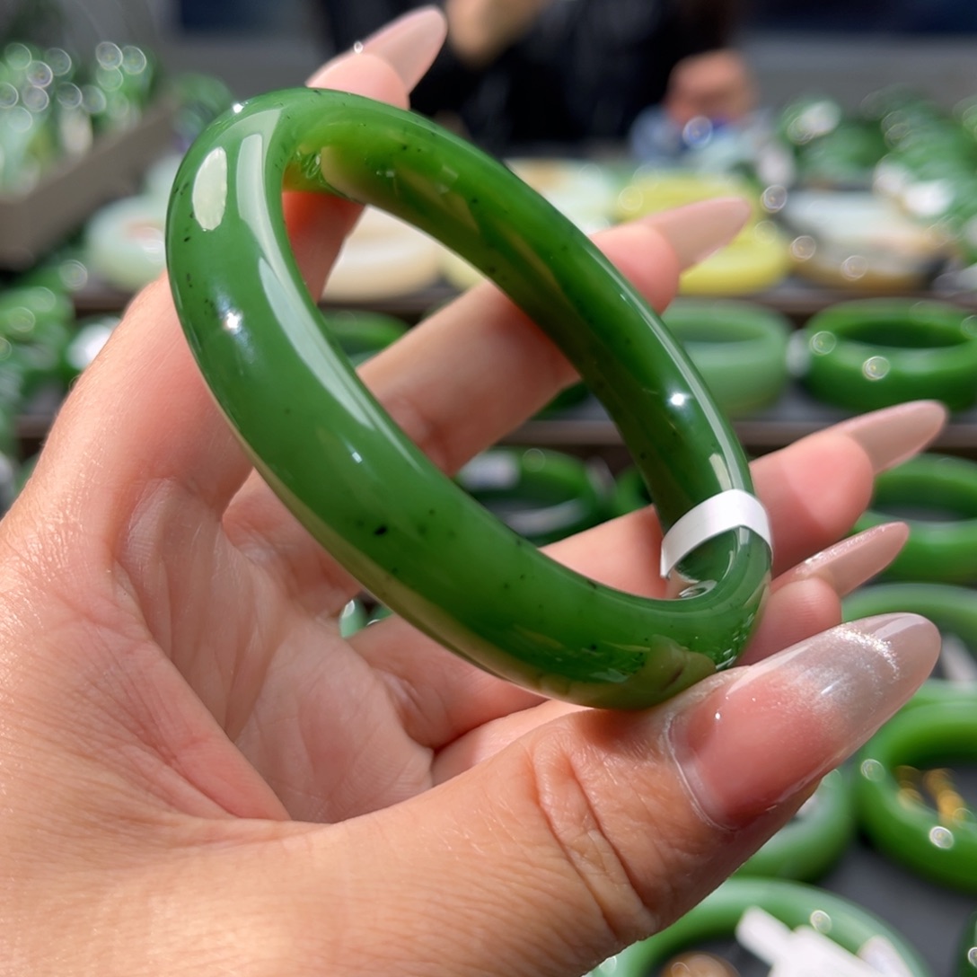 和田玉（碧玉）手镯未镶嵌