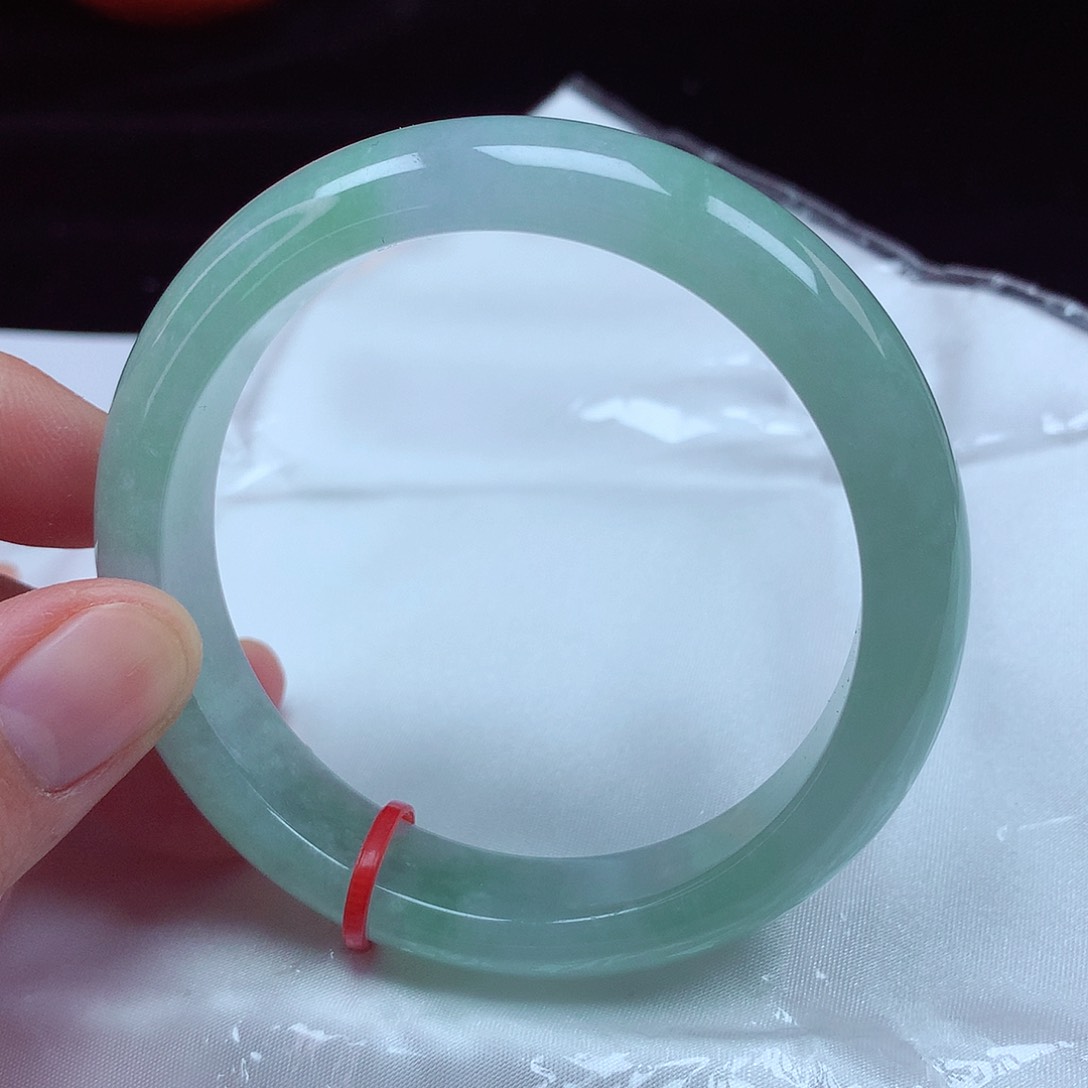 翡翠手镯未镶嵌57圈