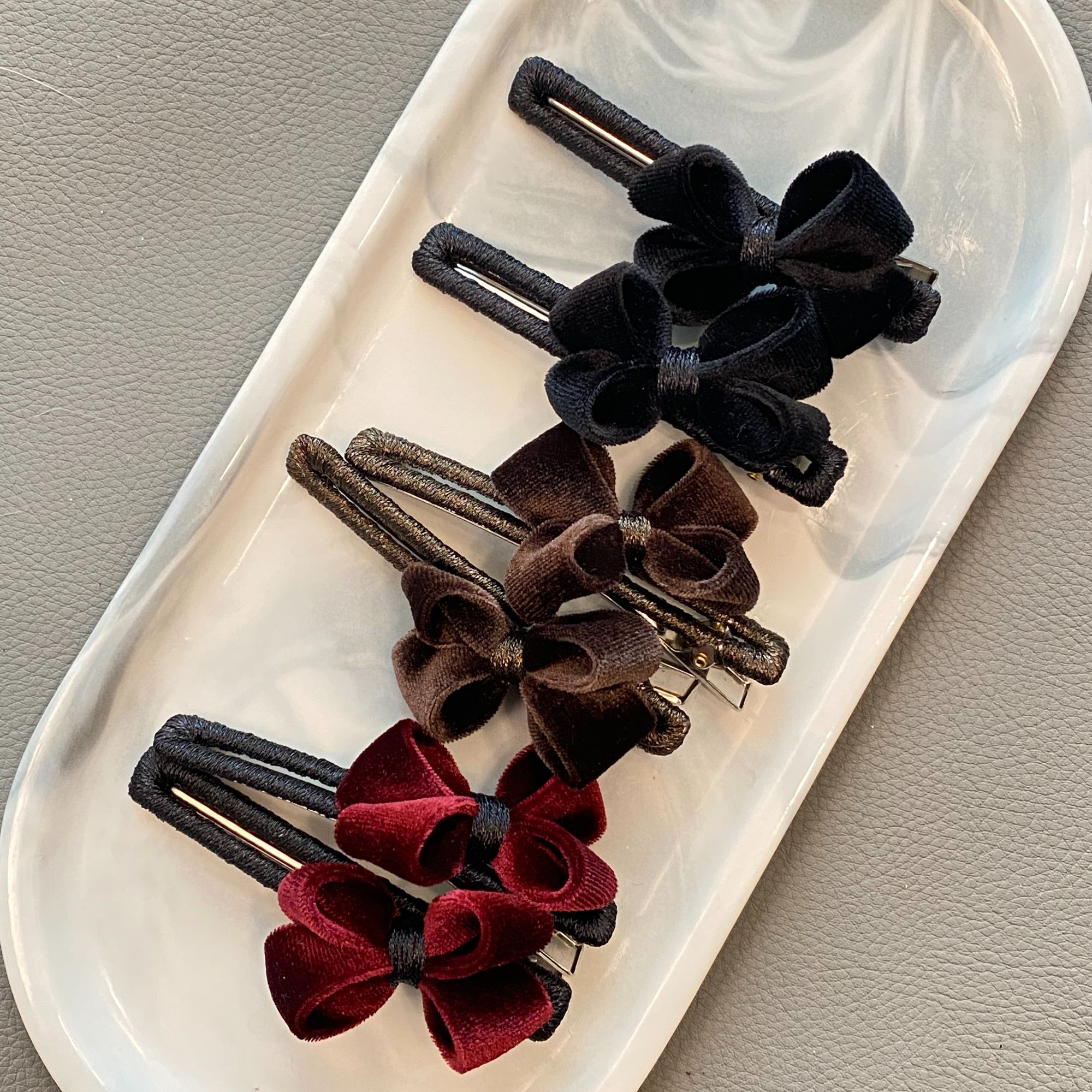 【上新】韩国手工百搭丝绒立体蝴蝶结侧边夹甜美简约气质鸭嘴夹发饰