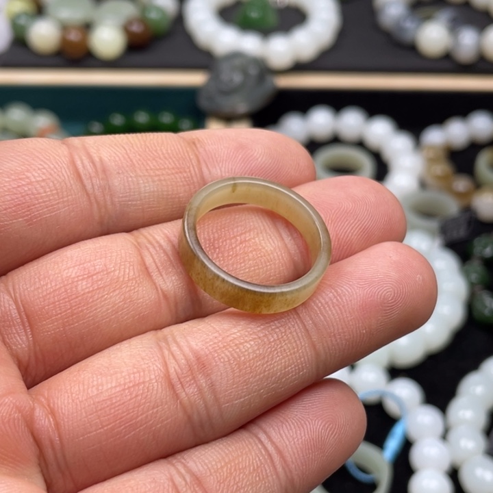 和田玉（糖玉）戒圈未镶嵌M**大