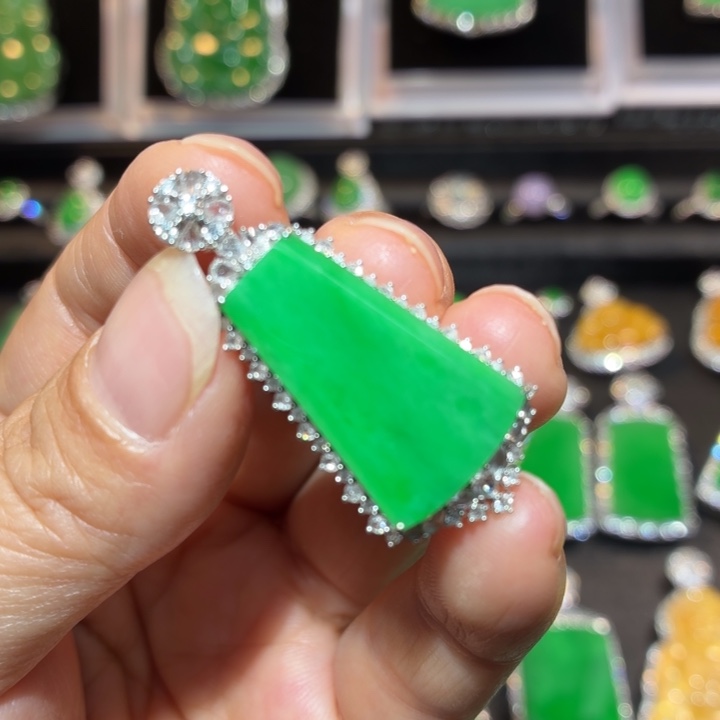 翡翠18K金镶嵌吊坠(不含链)翡翠