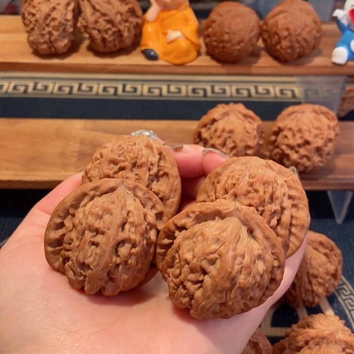 完***美文玩核桃吊坠四座楼，白狮子