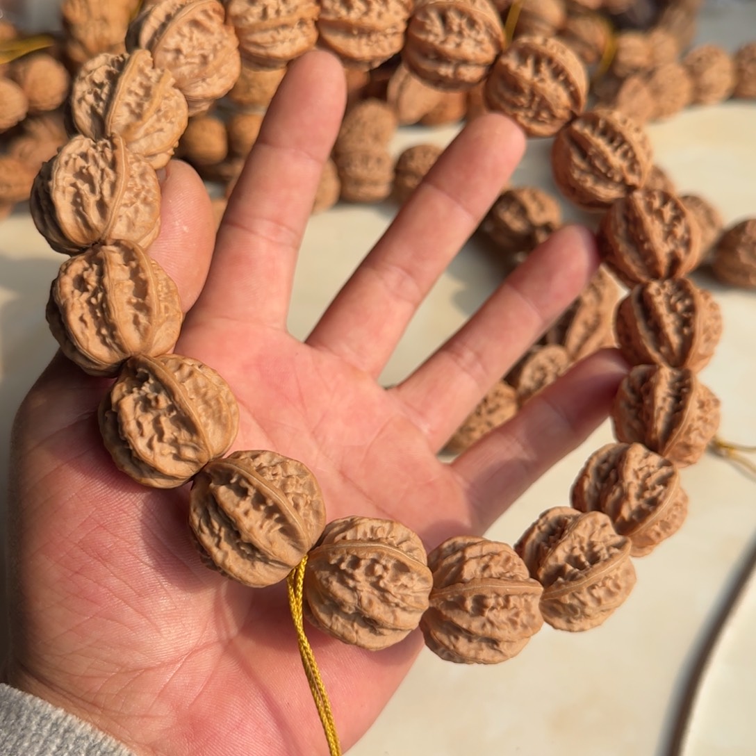 平***月文玩核桃吊坠八棱小核桃