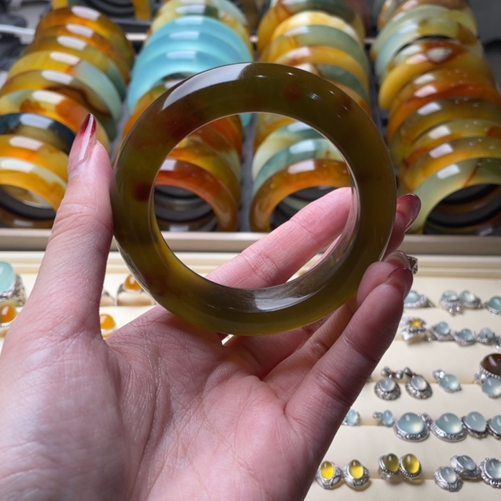 蛇纹石玉手镯未镶嵌56