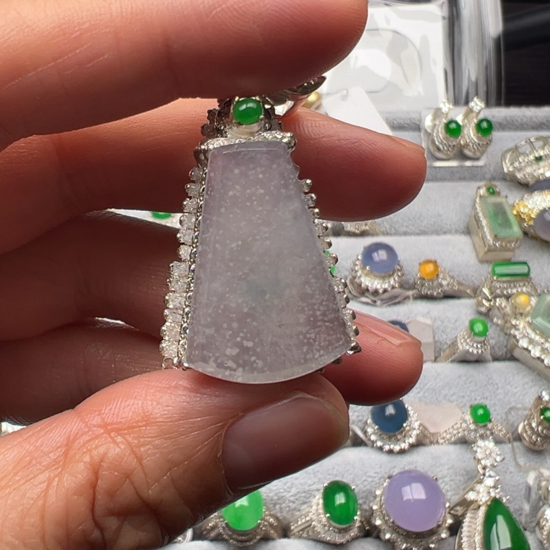 定制翡翠未镶嵌A货