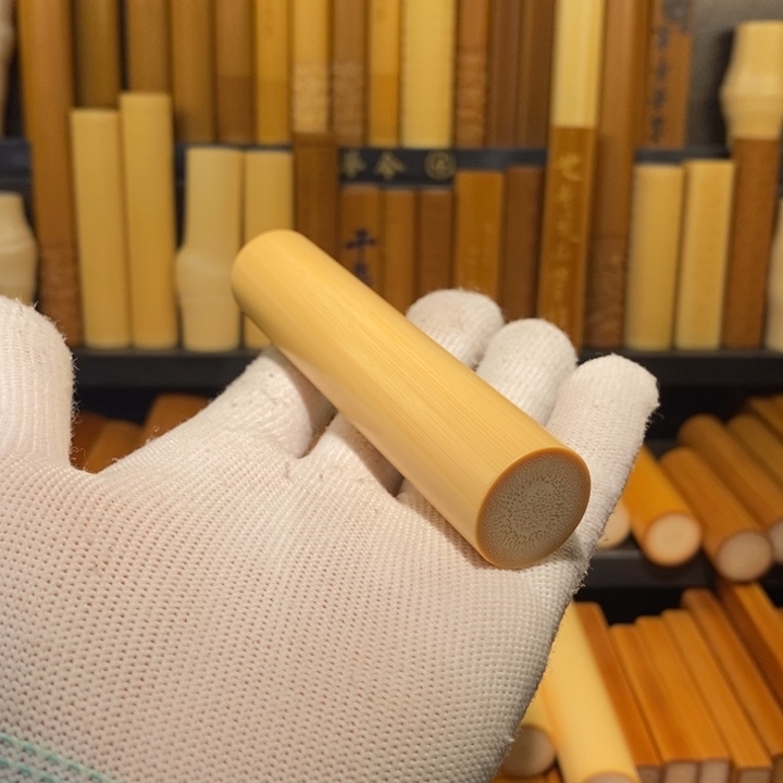 এ***实心玉竹文玩手把件