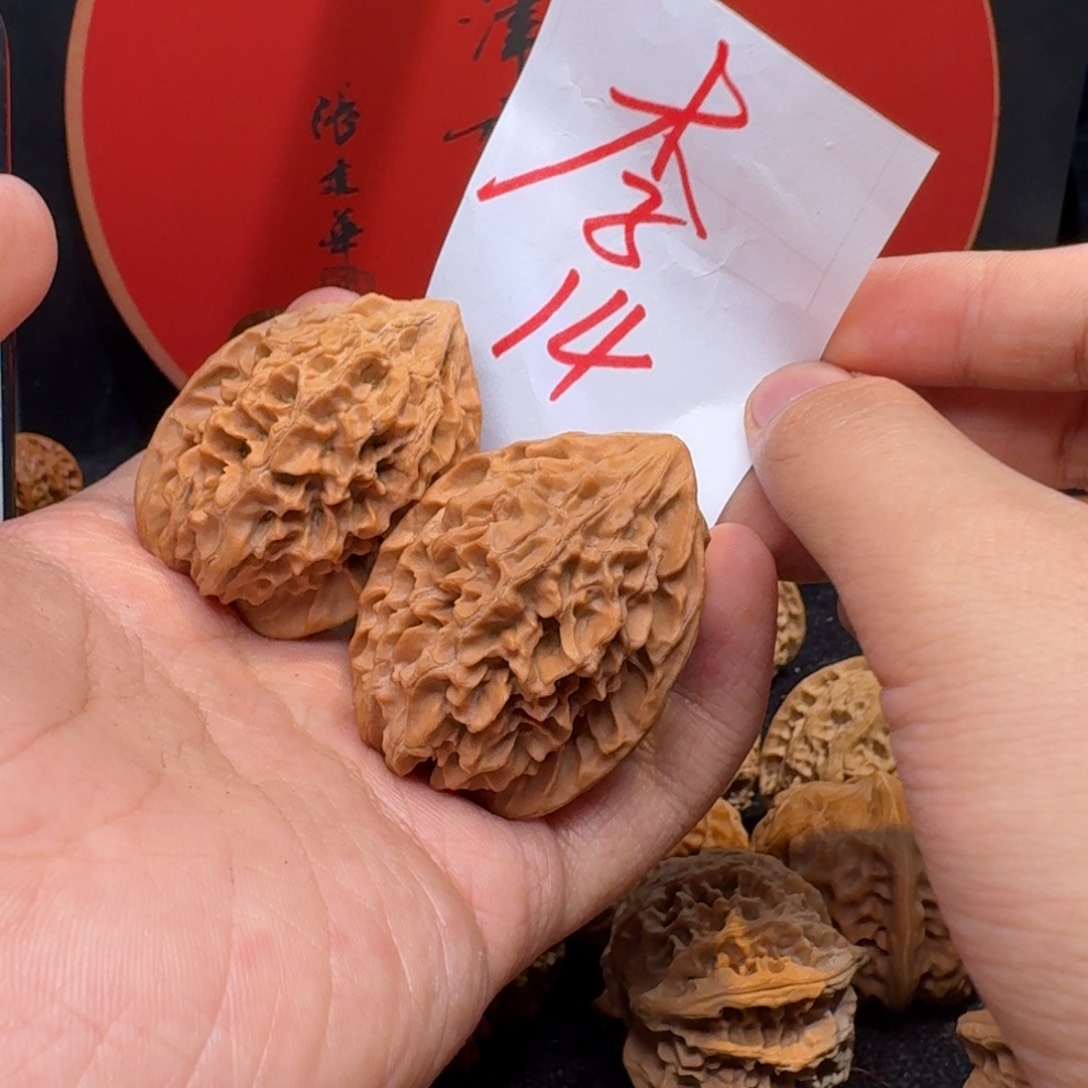 文玩核桃把件39龙脊