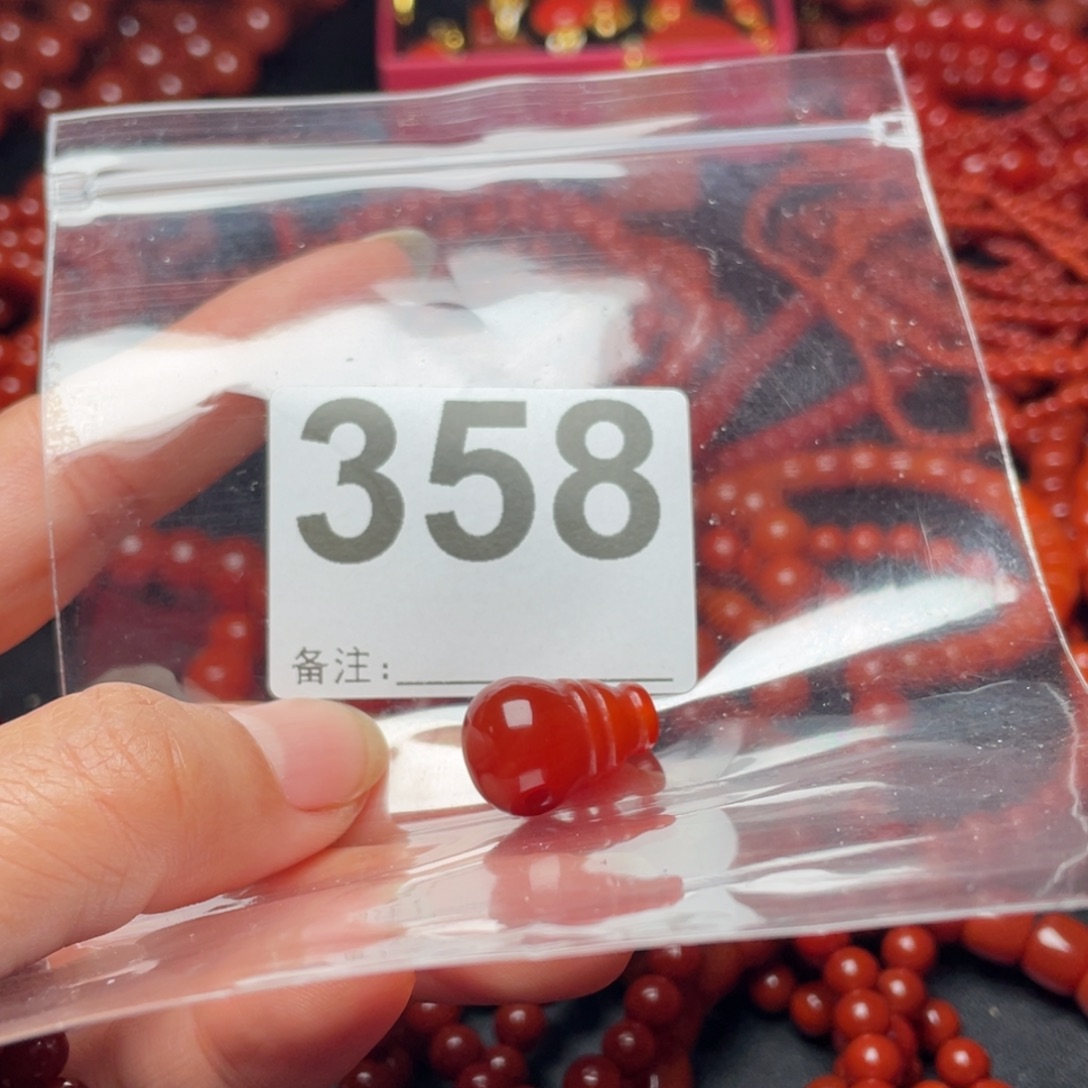 听***雨南红玛瑙未镶嵌手链