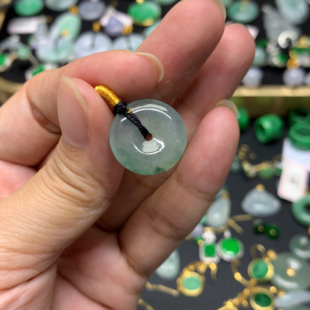 吊坠(不含链)未镶嵌翡翠有纹裂