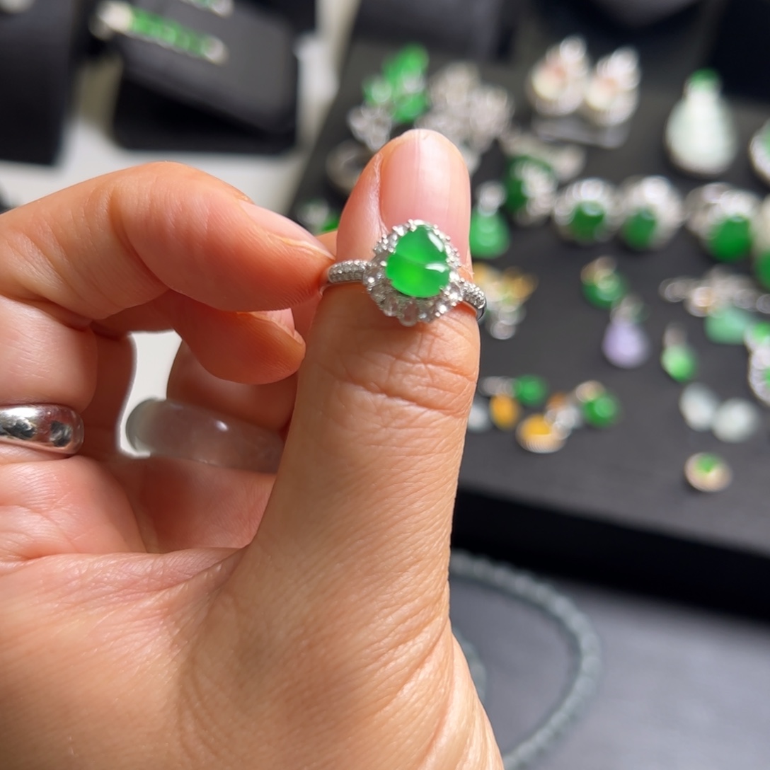 翡翠未镶嵌戒指天然缅甸翡翠戒指