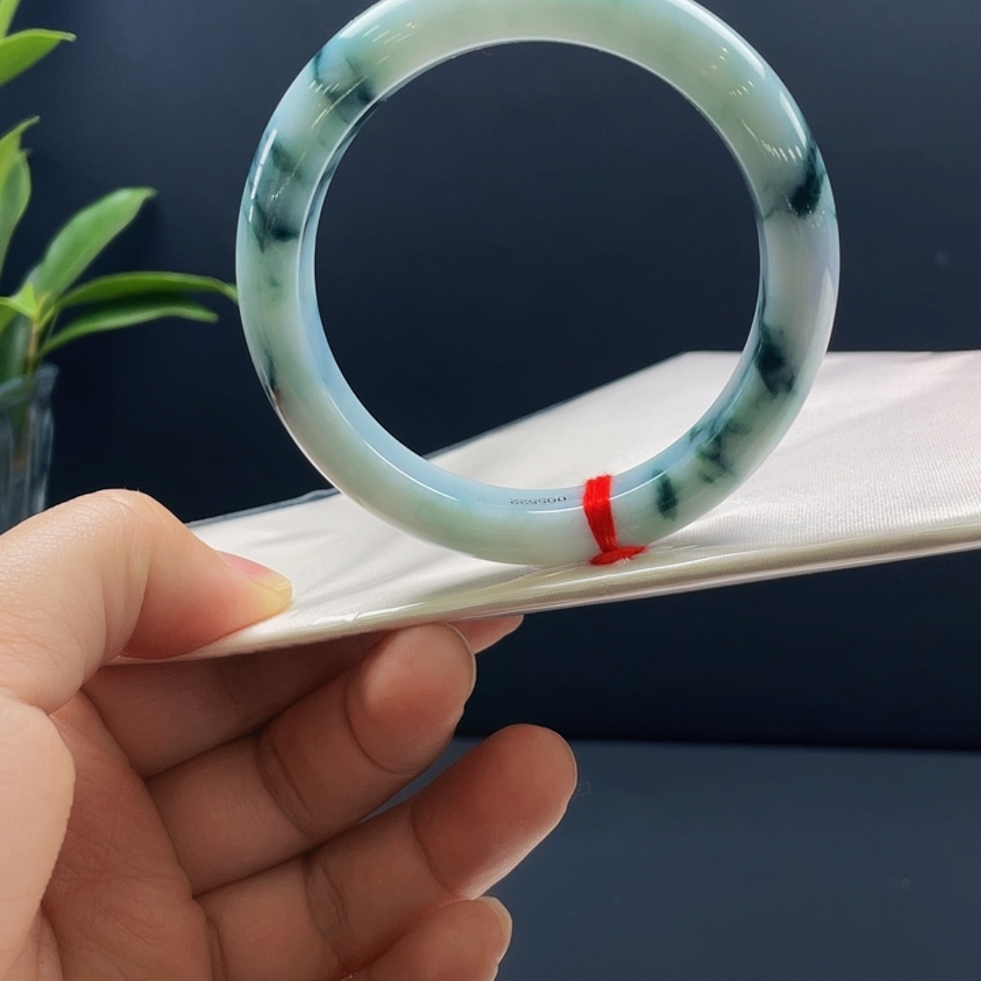 和田玉（糖玉）未镶嵌手镯