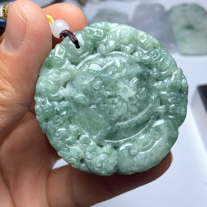 翡翠未镶嵌颈饰翡翠
