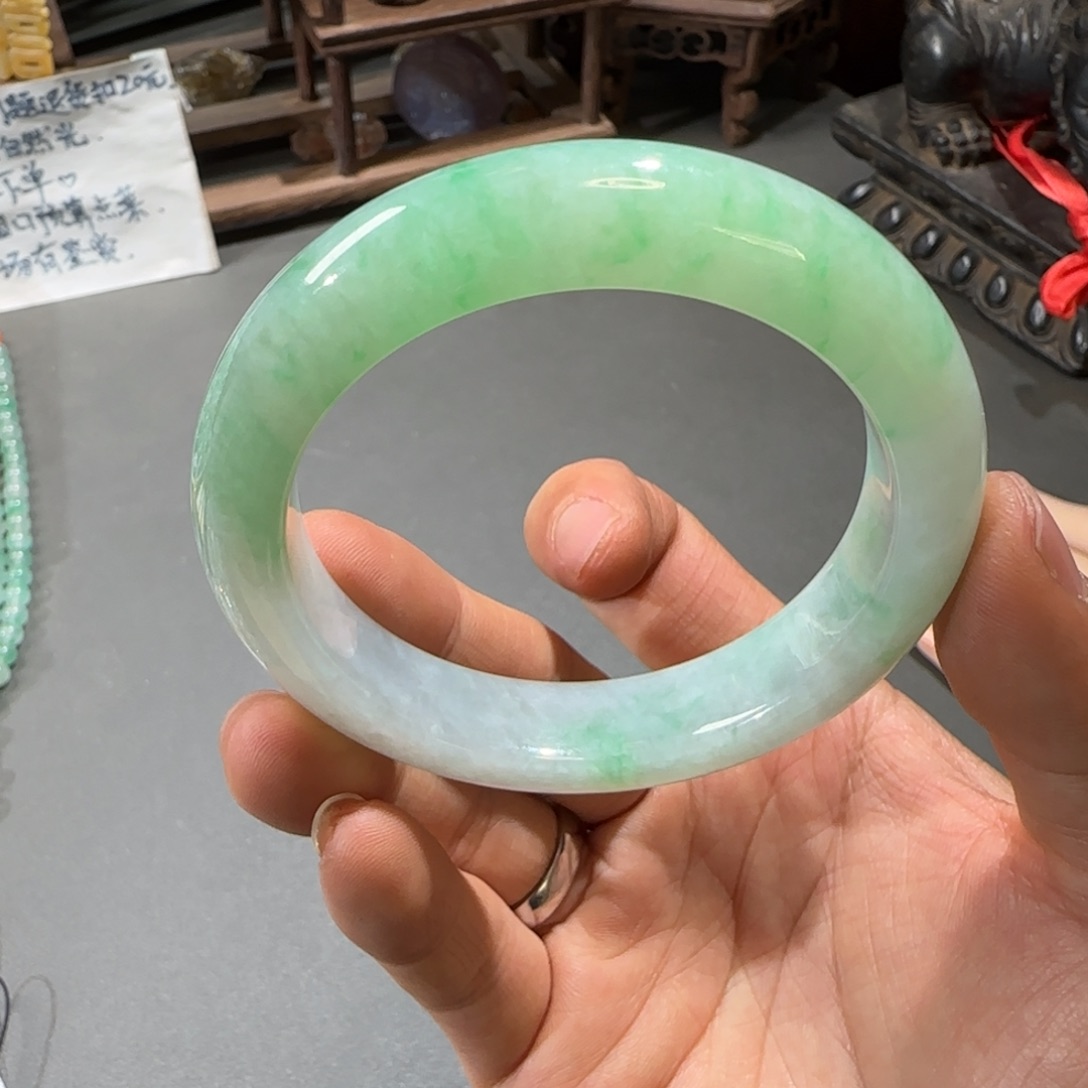 翡翠未镶嵌手镯56圈口
