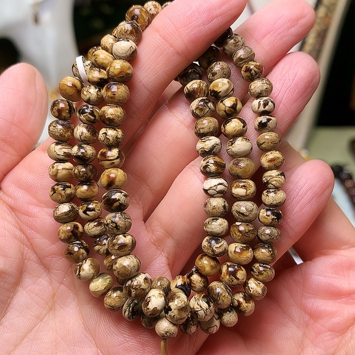 琥珀裸石未镶嵌抚顺琥珀