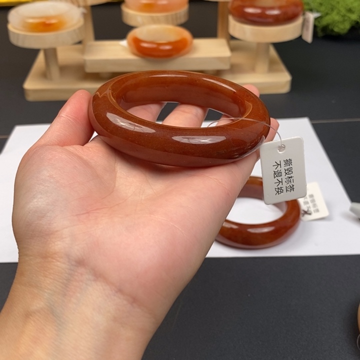 石英岩玉未镶嵌手镯