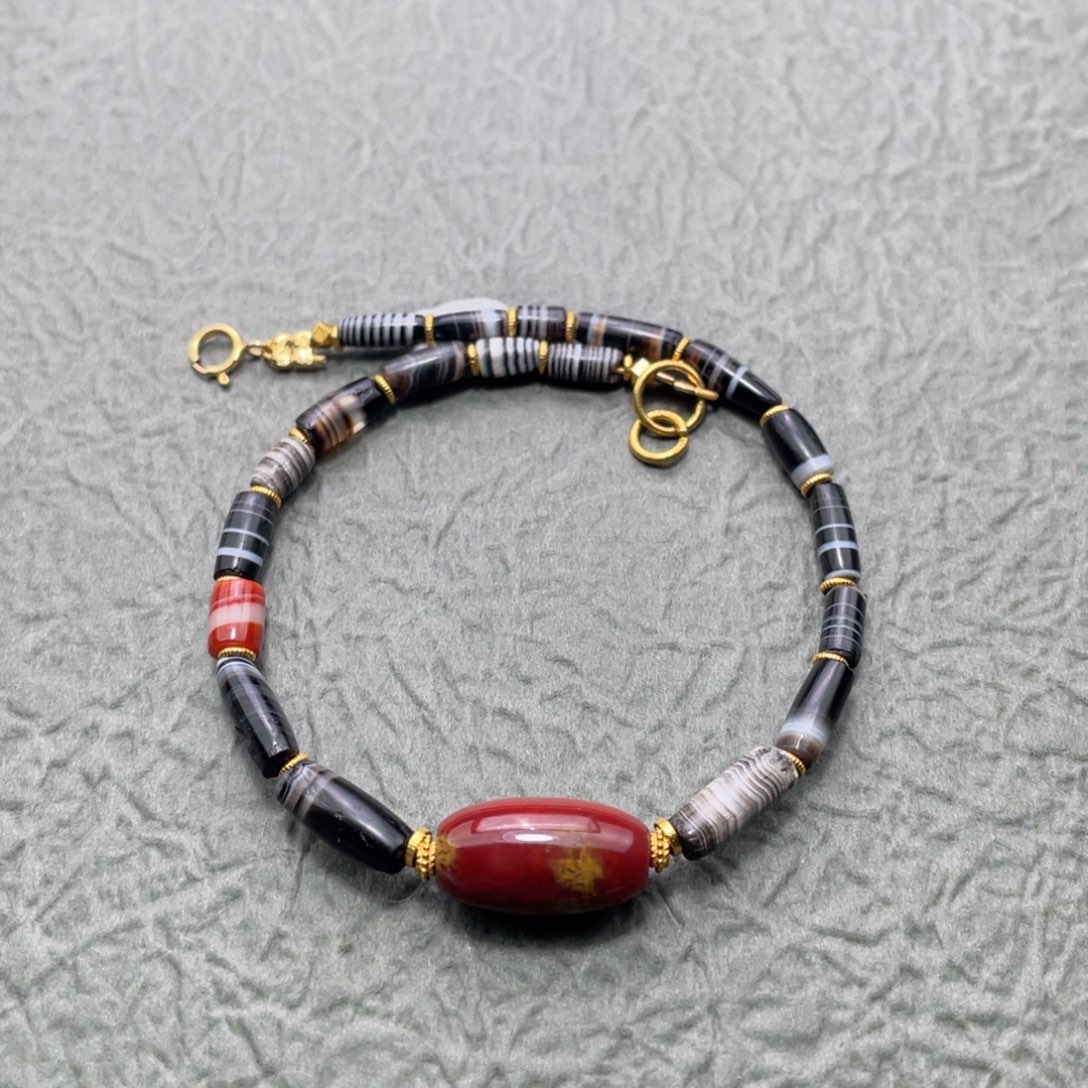 不***争玛瑙/玉髓18K金镶嵌手链