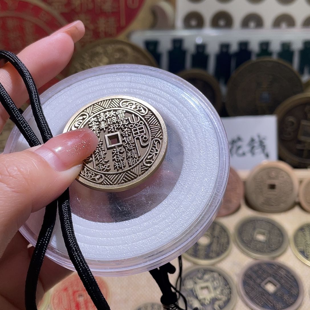 铜铜现代仿制工艺品雕母花钱