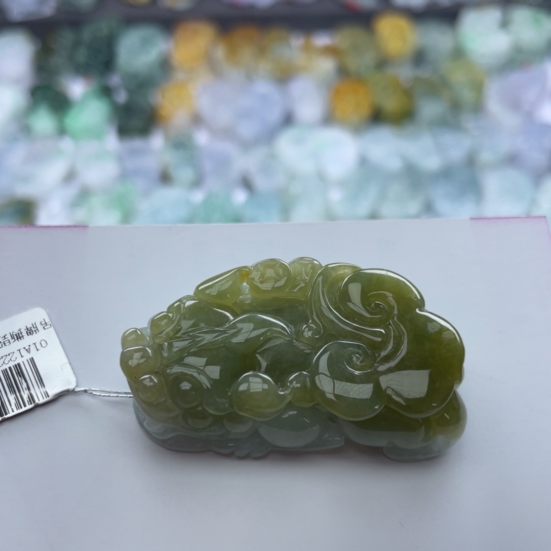 翡翠颈饰未镶嵌貔貅