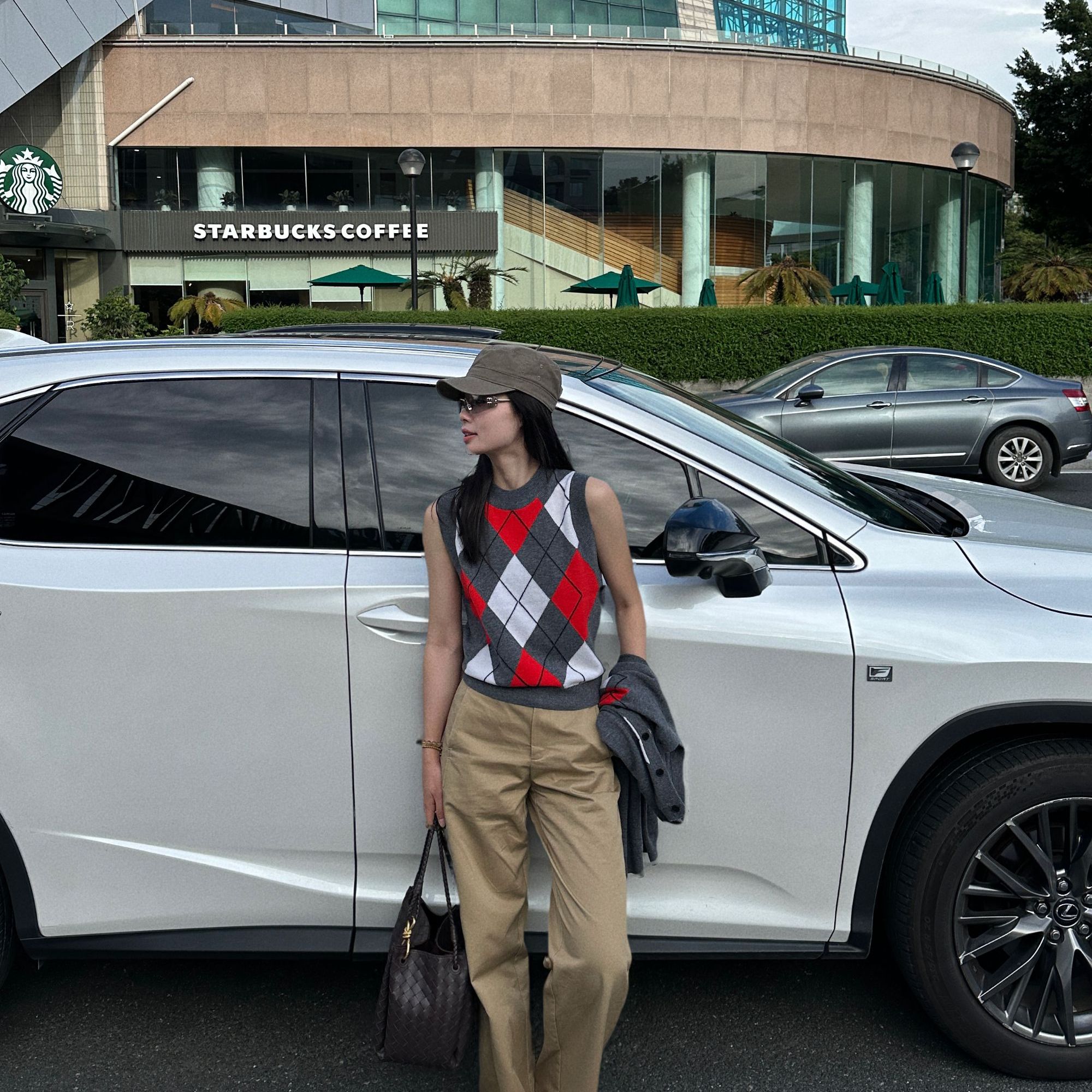 Yihouse【碳灰笔记】羊毛上衣修身显瘦菱格纹针织马甲背心女Y8150