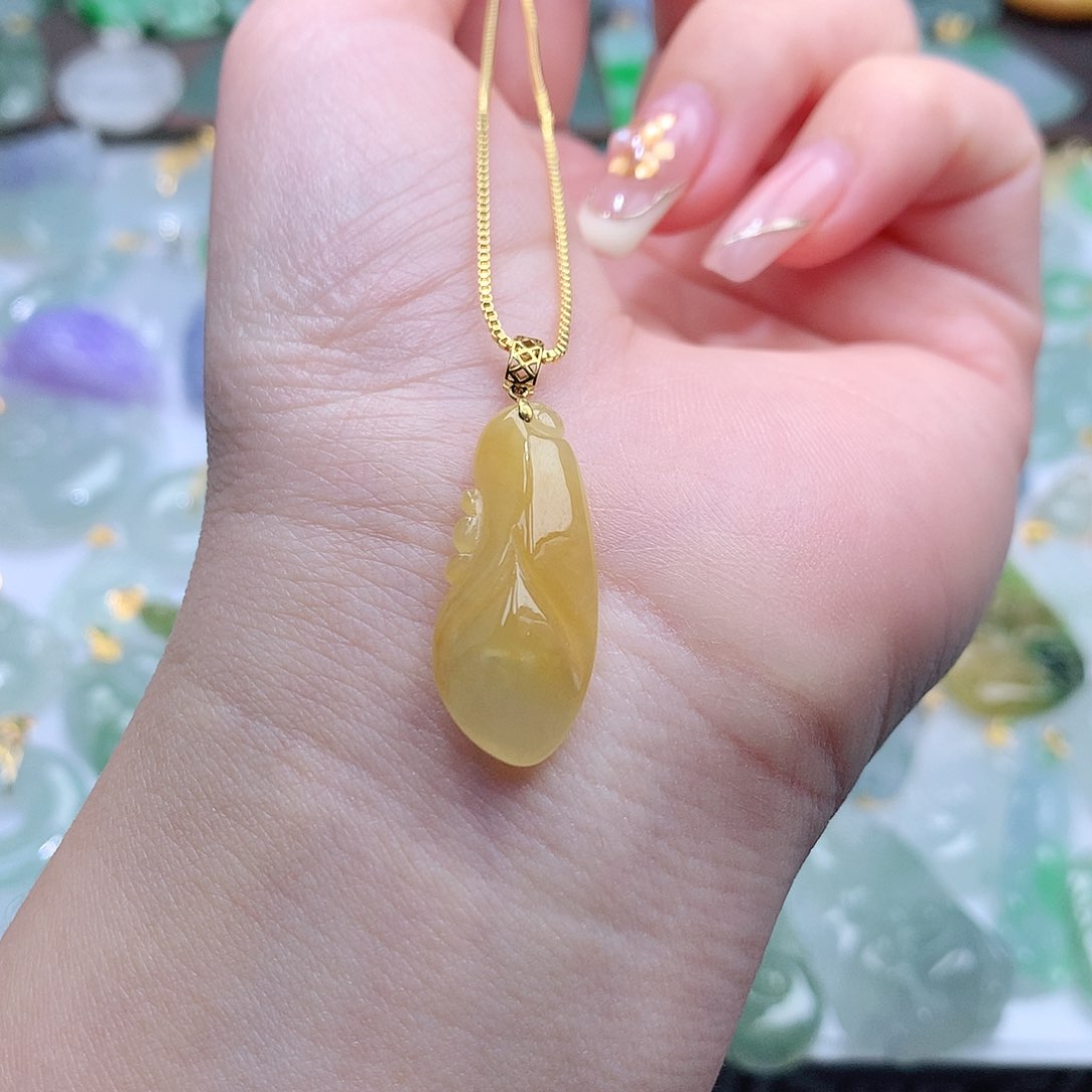 翡翠颈饰未镶嵌翡翠