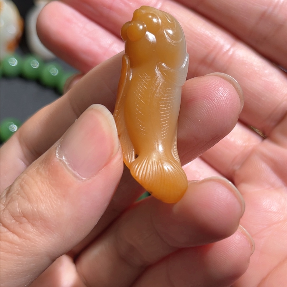 和田玉颈饰未镶嵌龙鱼