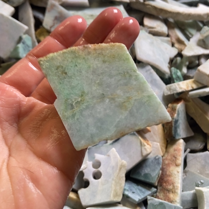 翡翠颈饰未镶嵌天然翡翠