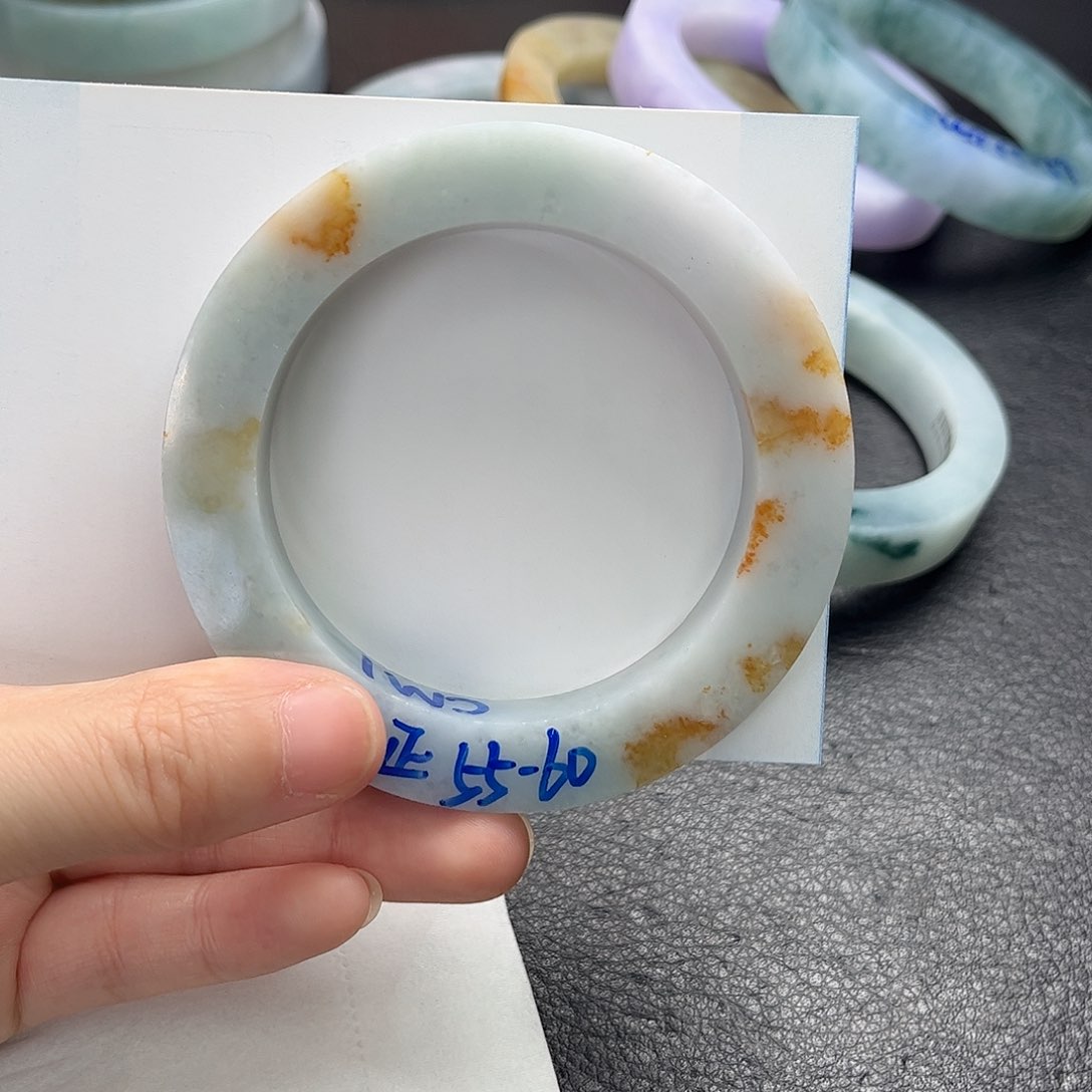 未镶嵌手镯定制翡翠