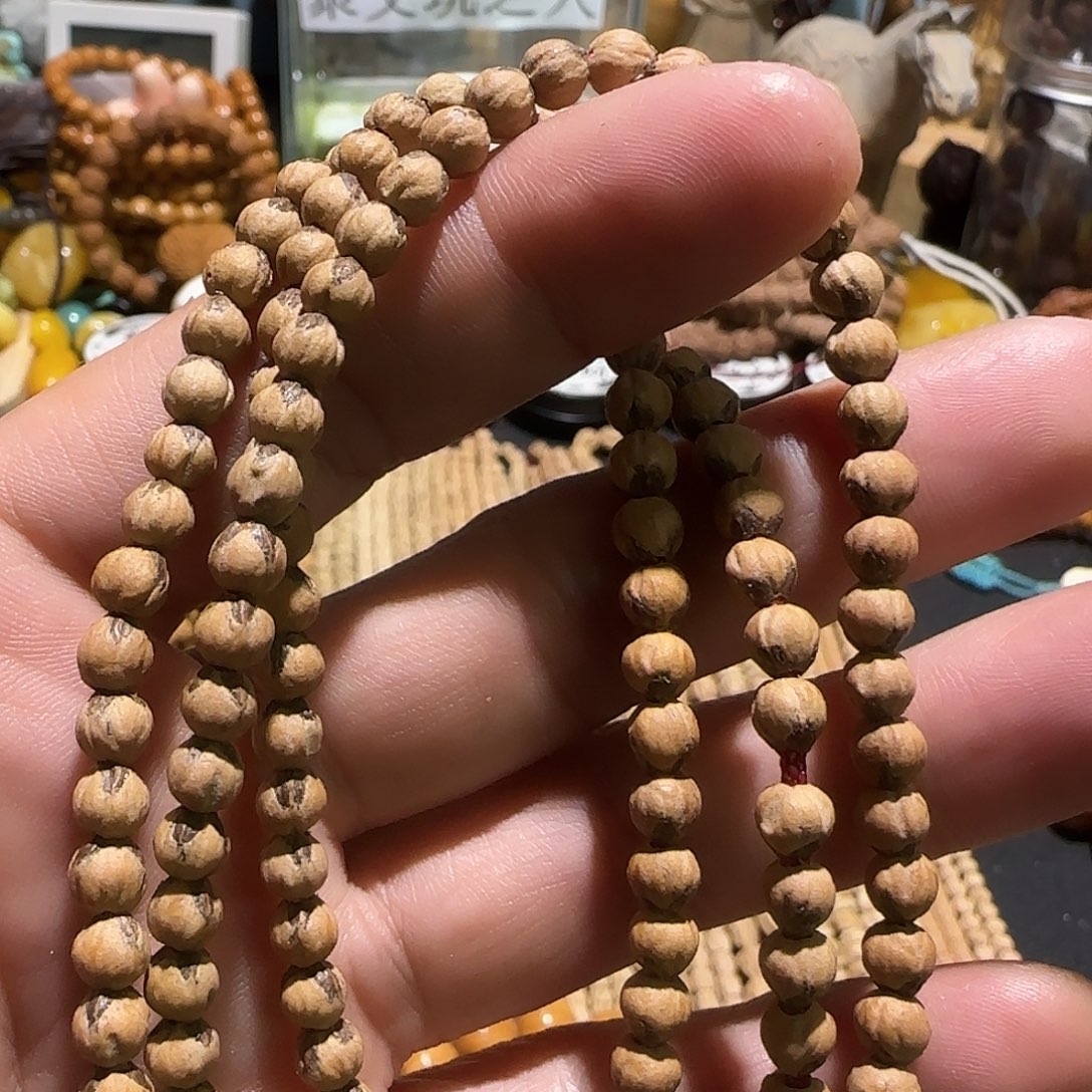 柏香籽/百香籽吊坠正奔红呀小金豆