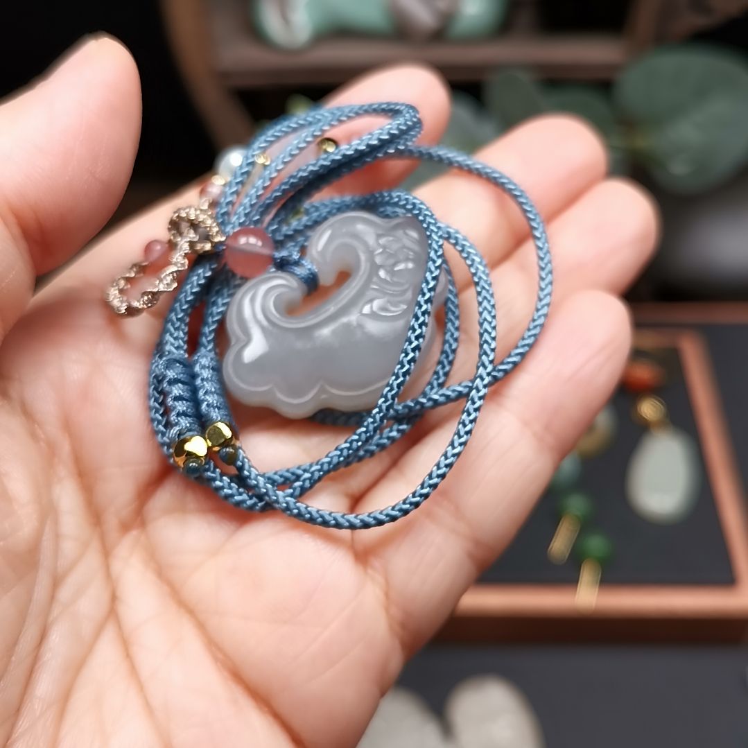 和田玉颈饰未镶嵌