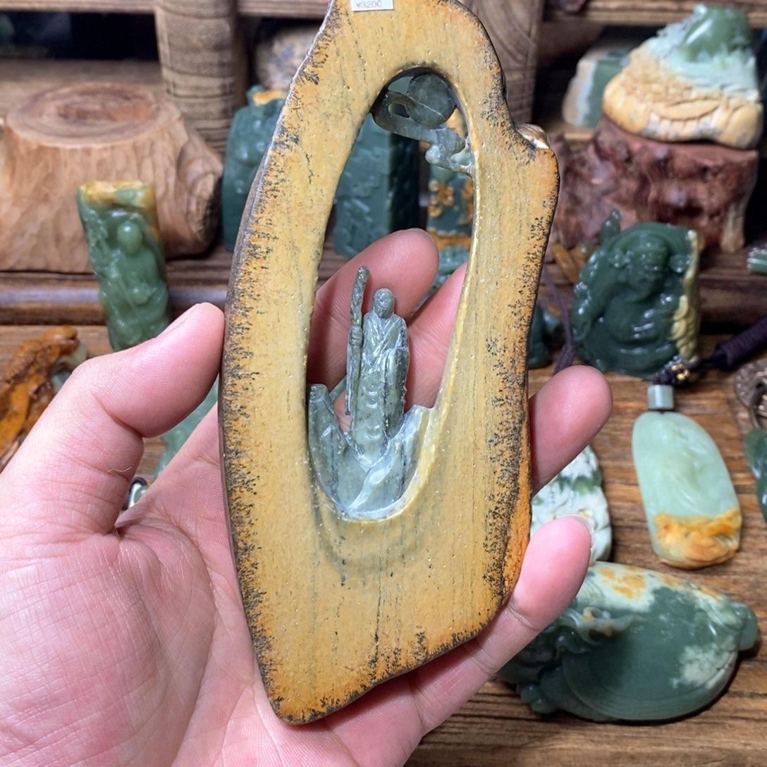 岫岩河磨玉（透闪石质玉）把件未镶嵌喜**华