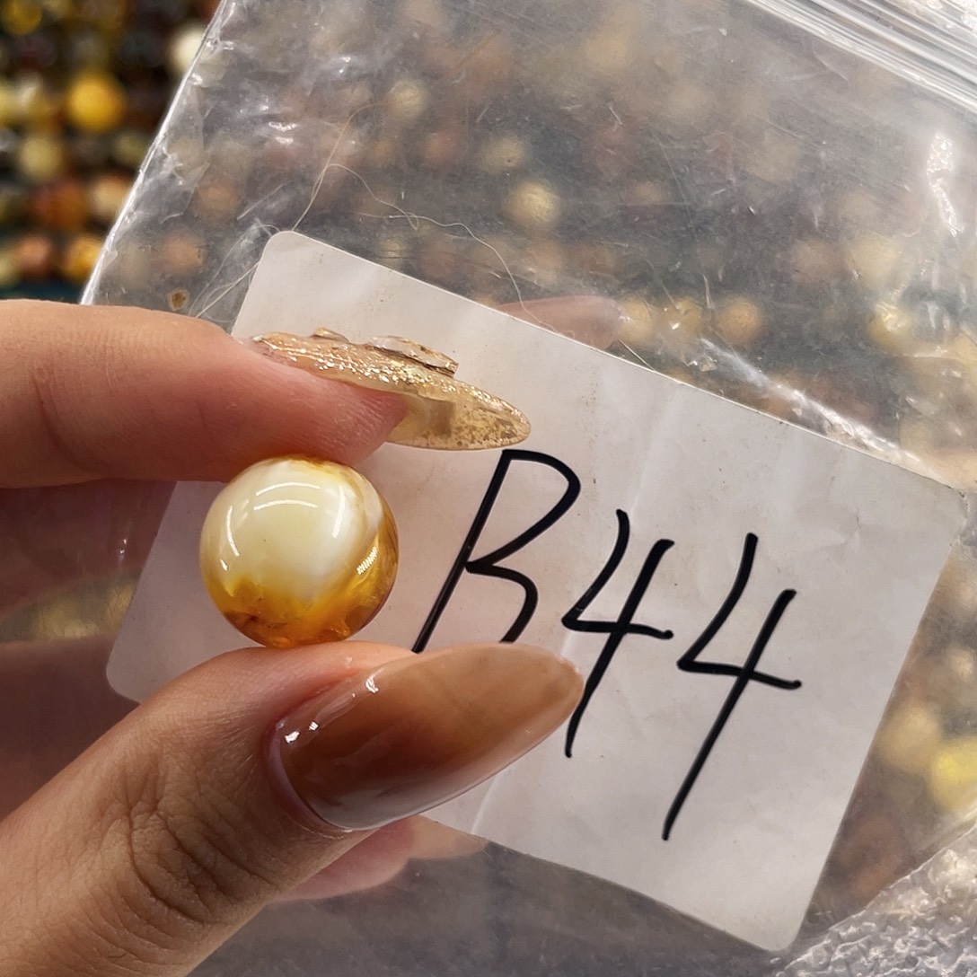 琥珀未镶嵌裸石14.2福利