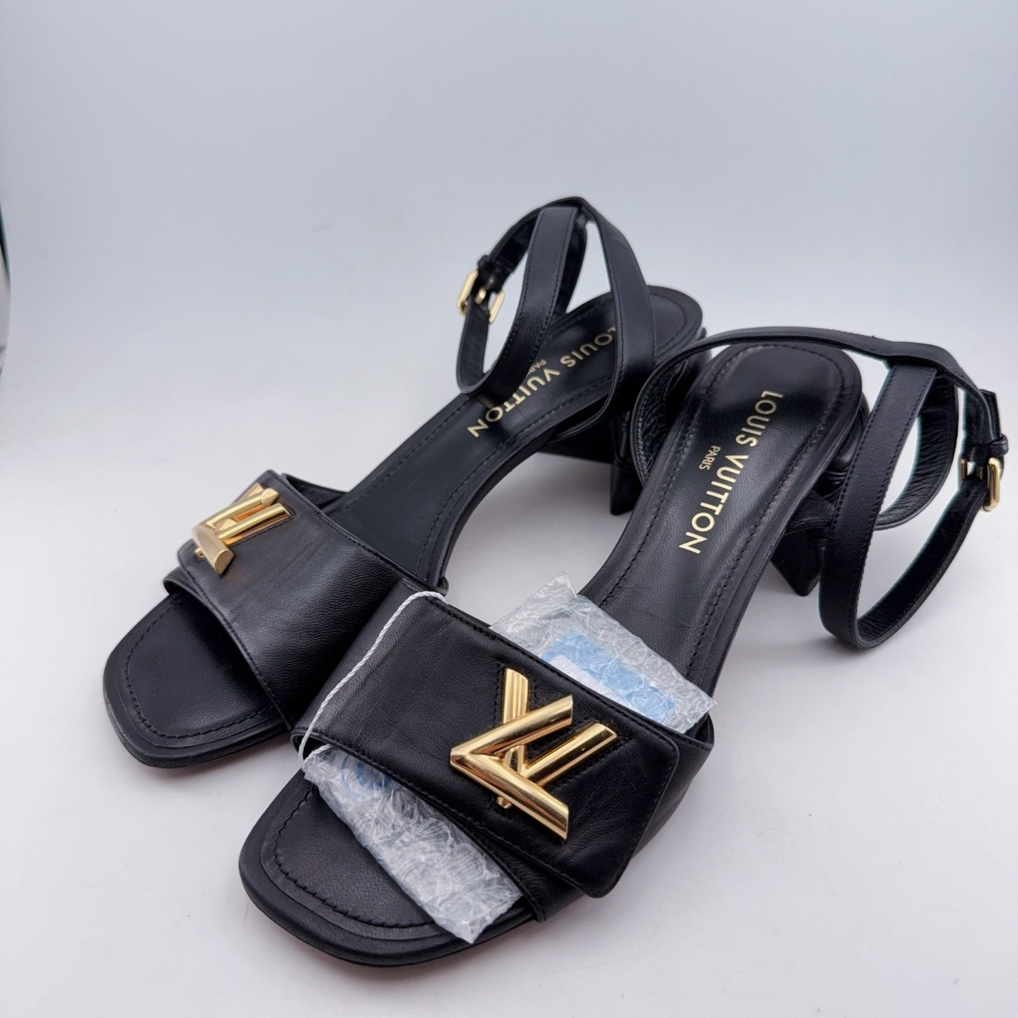 95新 LouisVuitton/路易威登 40码/金标绑带高跟鞋