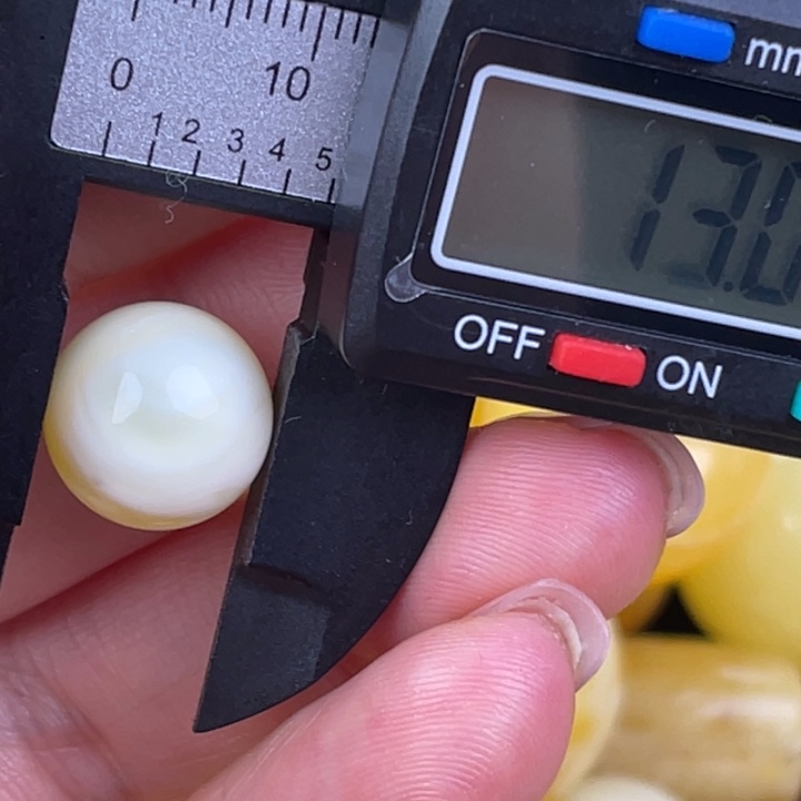 蜜蜡未镶嵌裸石微瑕1410