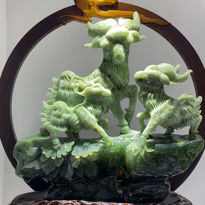 未镶嵌蛇纹石玉（覆膜）珠宝奇石